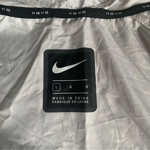 Nike aero loft Windrunner cropped jacket, large oversized - Picture 6 of 6
